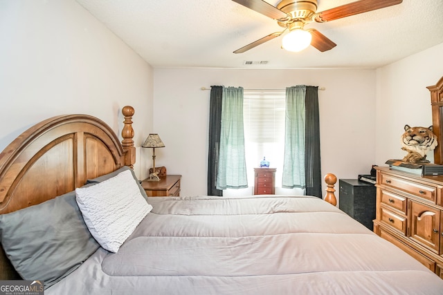 bedroom featuring ceiling fan