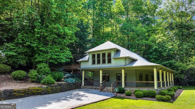 view of front of home featuring a porch