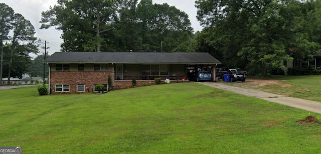 view of front of property with a front yard