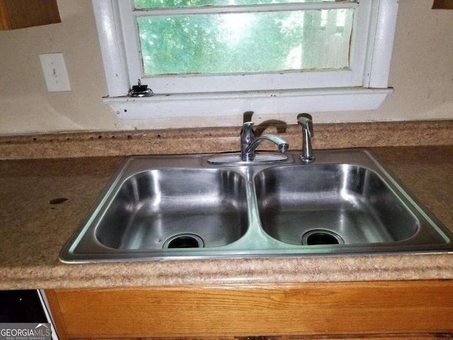 room details featuring sink