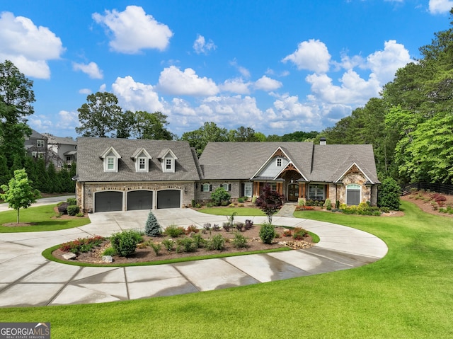 view of front of home featuring a front lawn