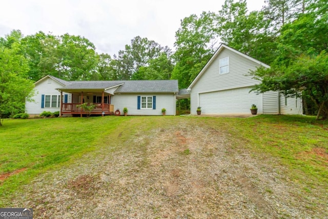 view of front facade featuring a garage and a front yard