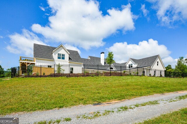 view of front of home with a front yard