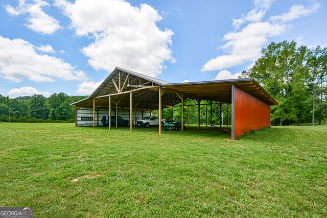 exterior space featuring a lawn