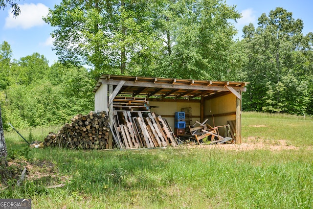 view of outdoor structure