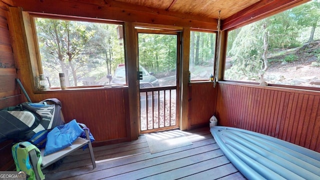 sunroom / solarium with a healthy amount of sunlight