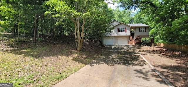 view of front facade featuring a garage