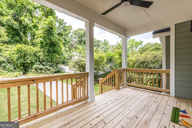 deck with ceiling fan