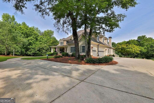 view of front of house featuring a garage