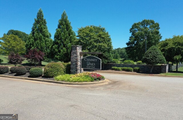 view of community / neighborhood sign