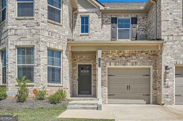 view of front facade with a garage