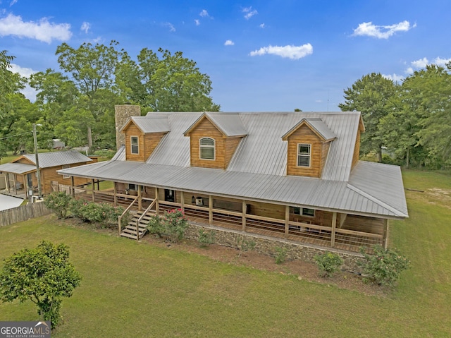 farmhouse featuring covered porch