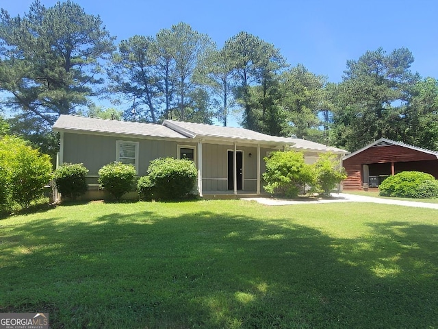 view of front of house with a front yard