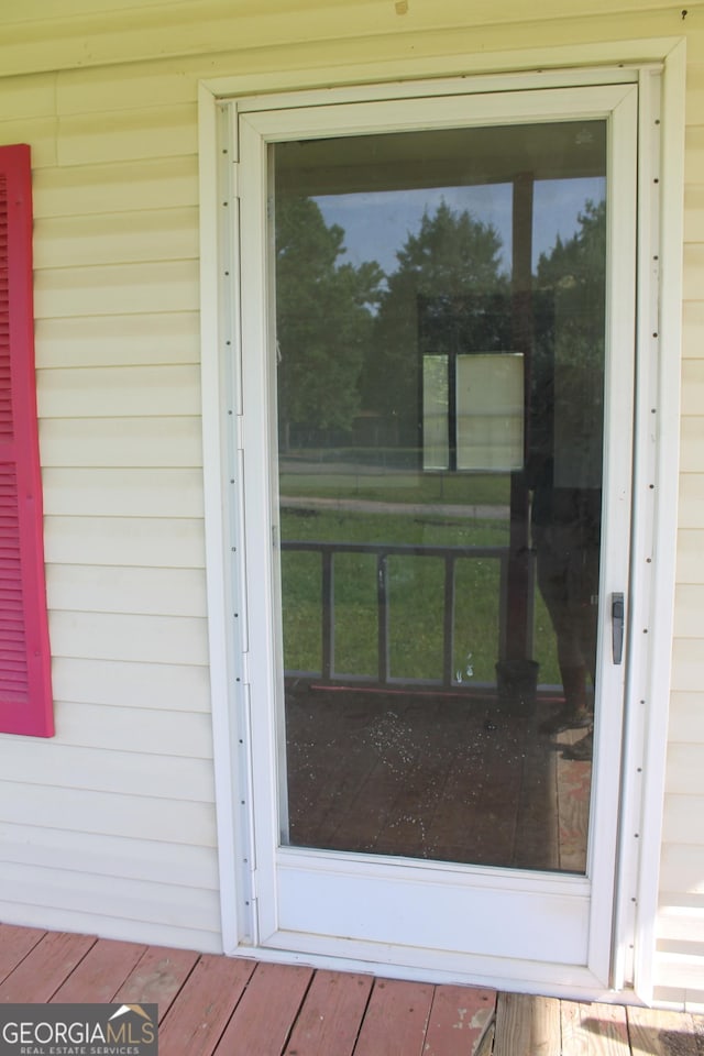 view of property entrance