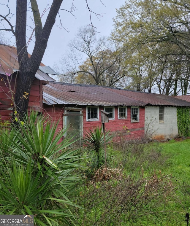 view of property exterior