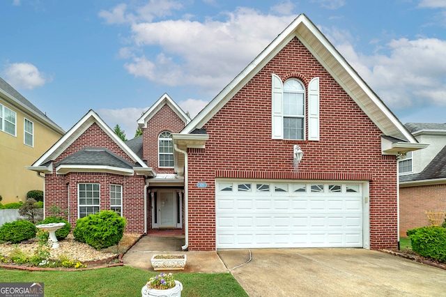 view of front property featuring a garage