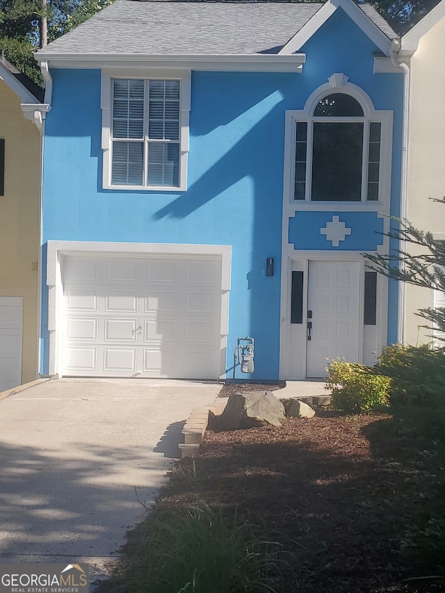 view of front facade with a garage