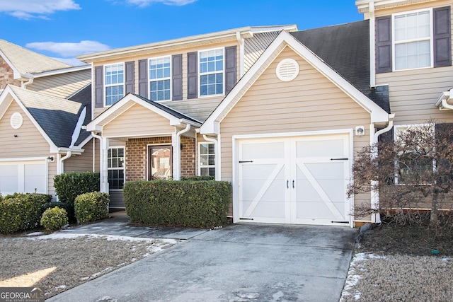 view of front facade featuring a garage