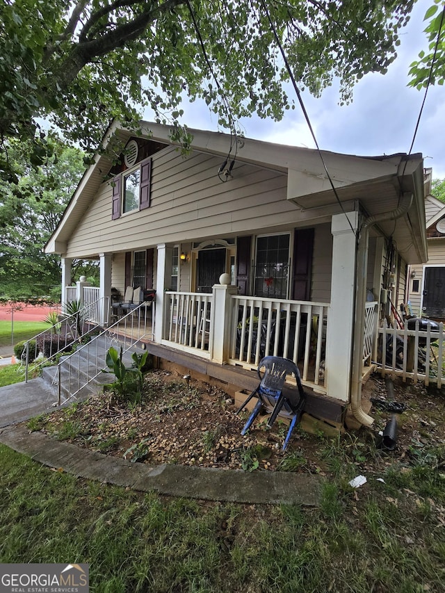 view of front of property with covered porch