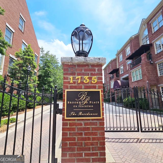 view of community / neighborhood sign