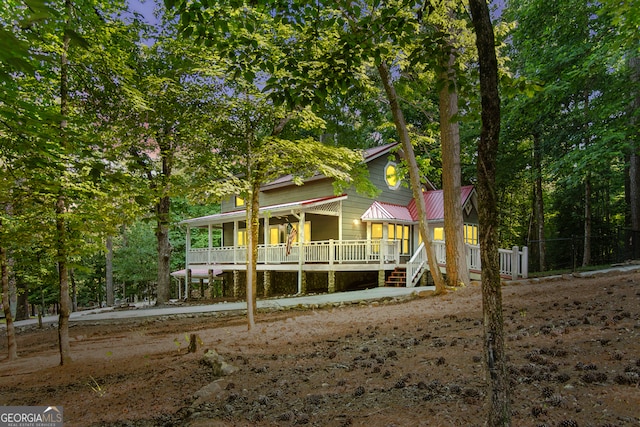 view of front of home featuring a porch