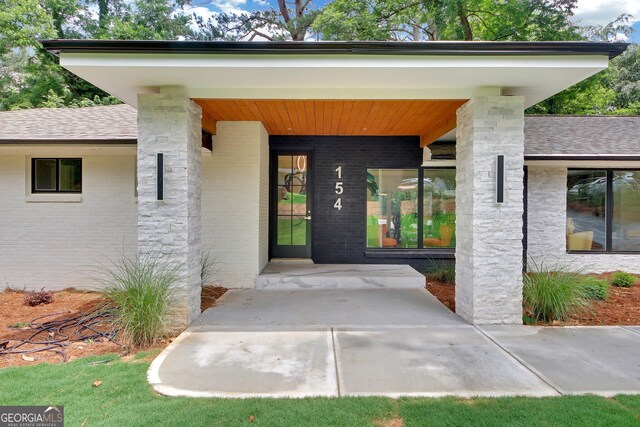 view of entrance to property