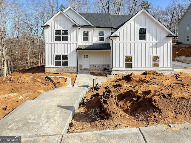 view of modern inspired farmhouse