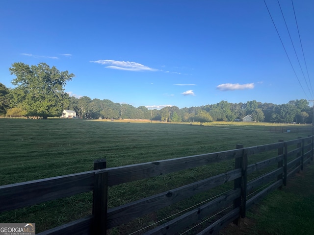 view of yard featuring a rural view