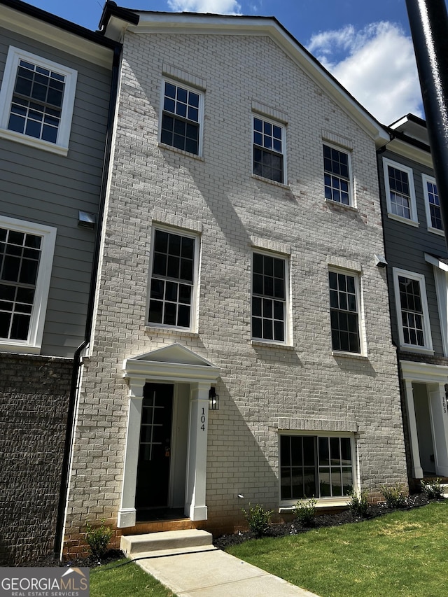 view of front facade