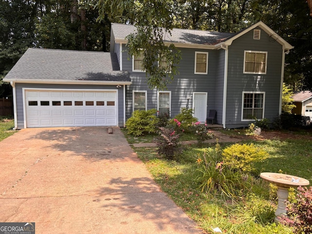 view of front facade featuring a garage