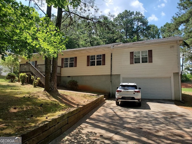 view of front of house featuring a garage