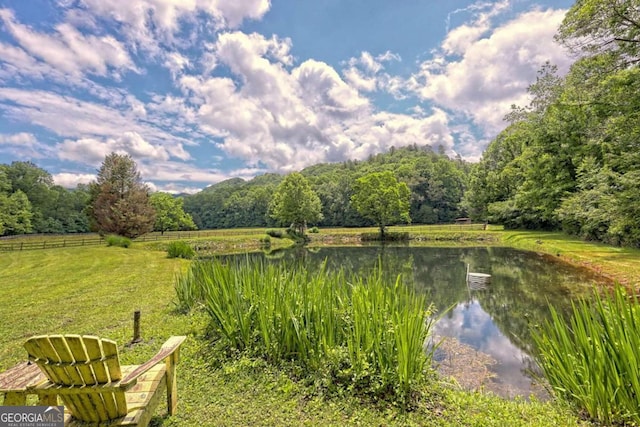 view of yard featuring a water view