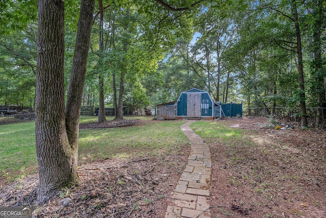 view of yard with a shed