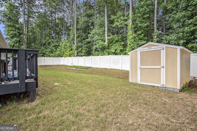 view of yard with a shed