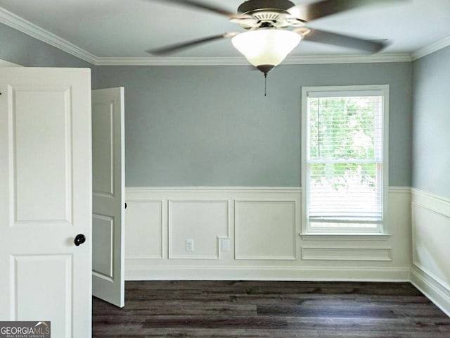 unfurnished room featuring ceiling fan and ornamental molding