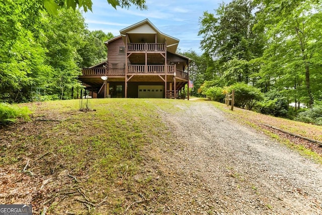 view of front facade featuring a wooden deck