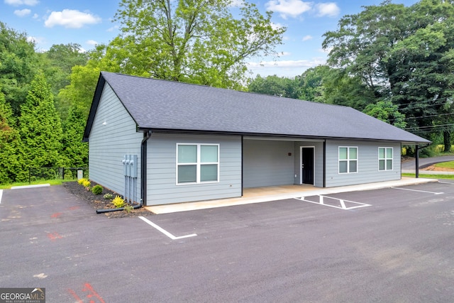 339 Gainesville, Carnesville, GA 30521 - view of front facade featuring uncovered parking and a shingled roof