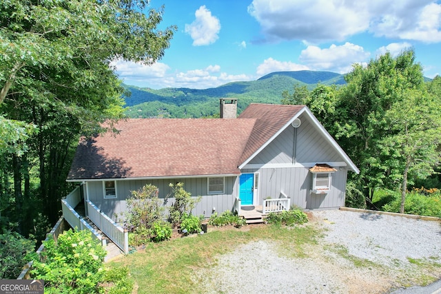 single story home with a mountain view