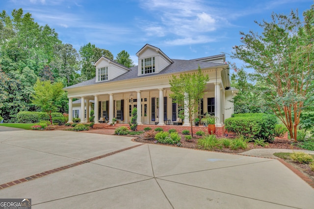 view of front facade with covered porch