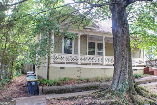 view of front of house with a porch