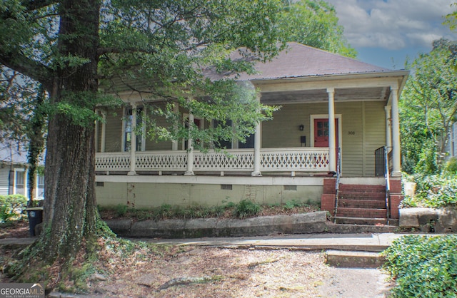 view of front of property with covered porch