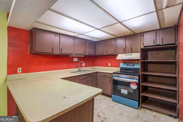 kitchen with sink, a paneled ceiling, kitchen peninsula, and stainless steel electric range