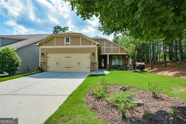 view of front of property featuring a front yard