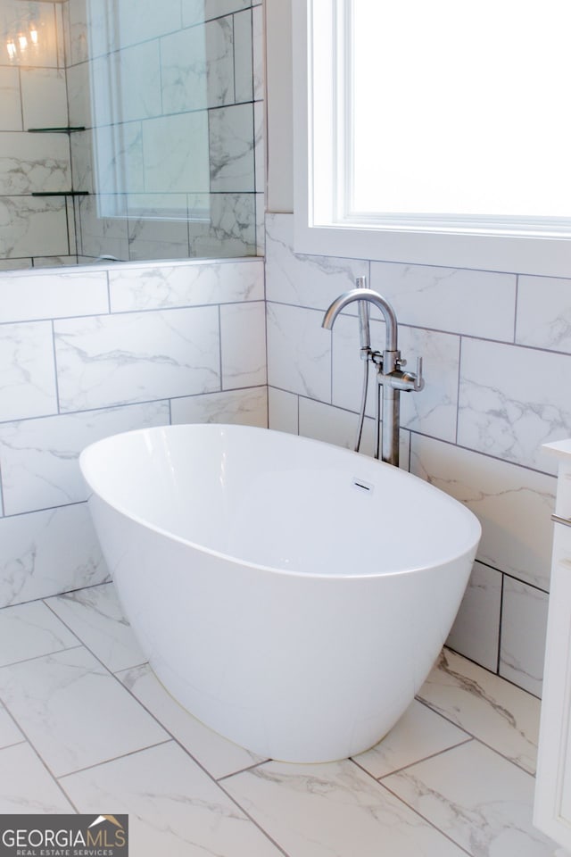 bathroom featuring a bathing tub