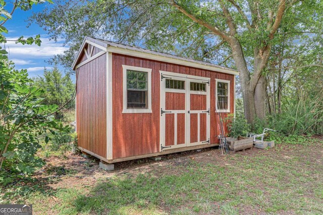 view of outbuilding