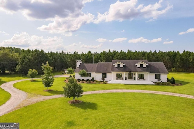 view of front of house featuring a front lawn