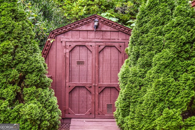 view of outbuilding