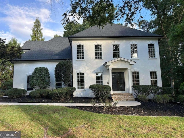 view of front of property with a front yard