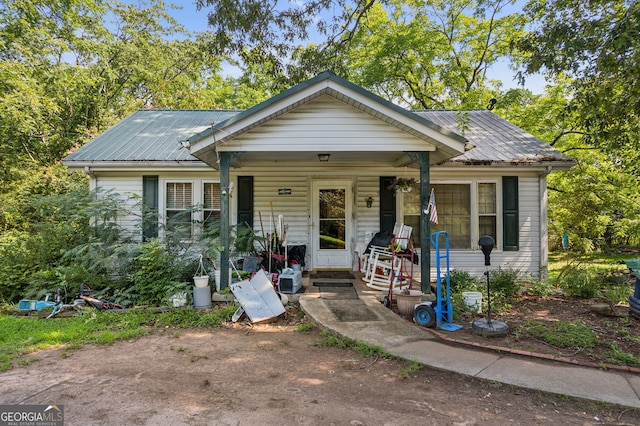 view of front facade featuring covered porch