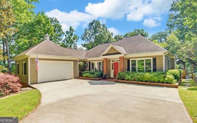 view of front facade featuring a garage